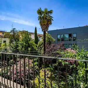 Yid Capo Di Luxury In Florence